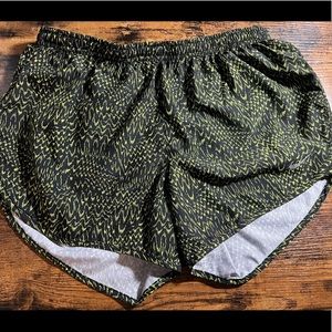 Nike Dri-Fit Women’s Shorts Size Medium Black with Neon Yellow Zigzag Pattern